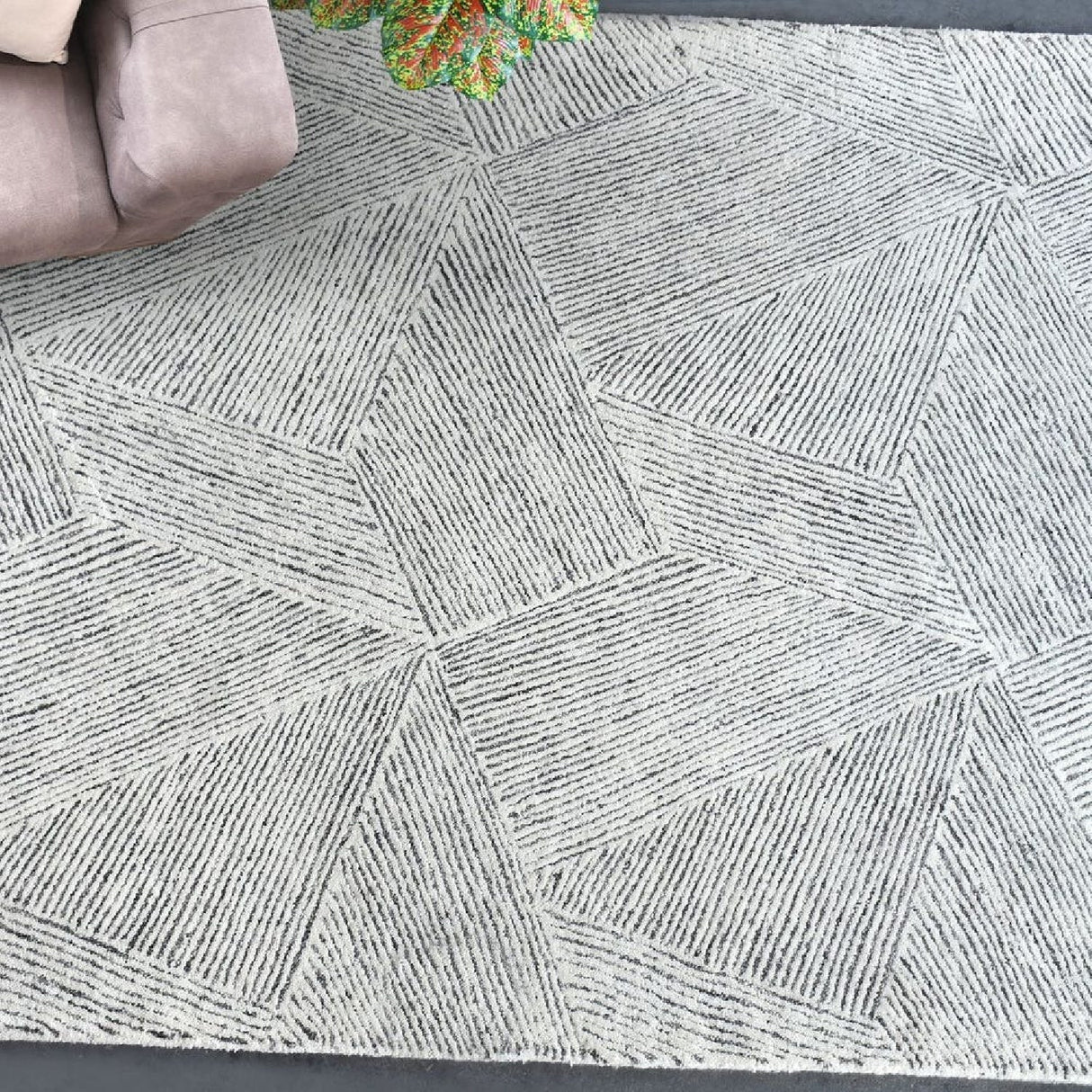 Geometric Patterned Wool Rug | Uttermost Paonia - www.oroa.com