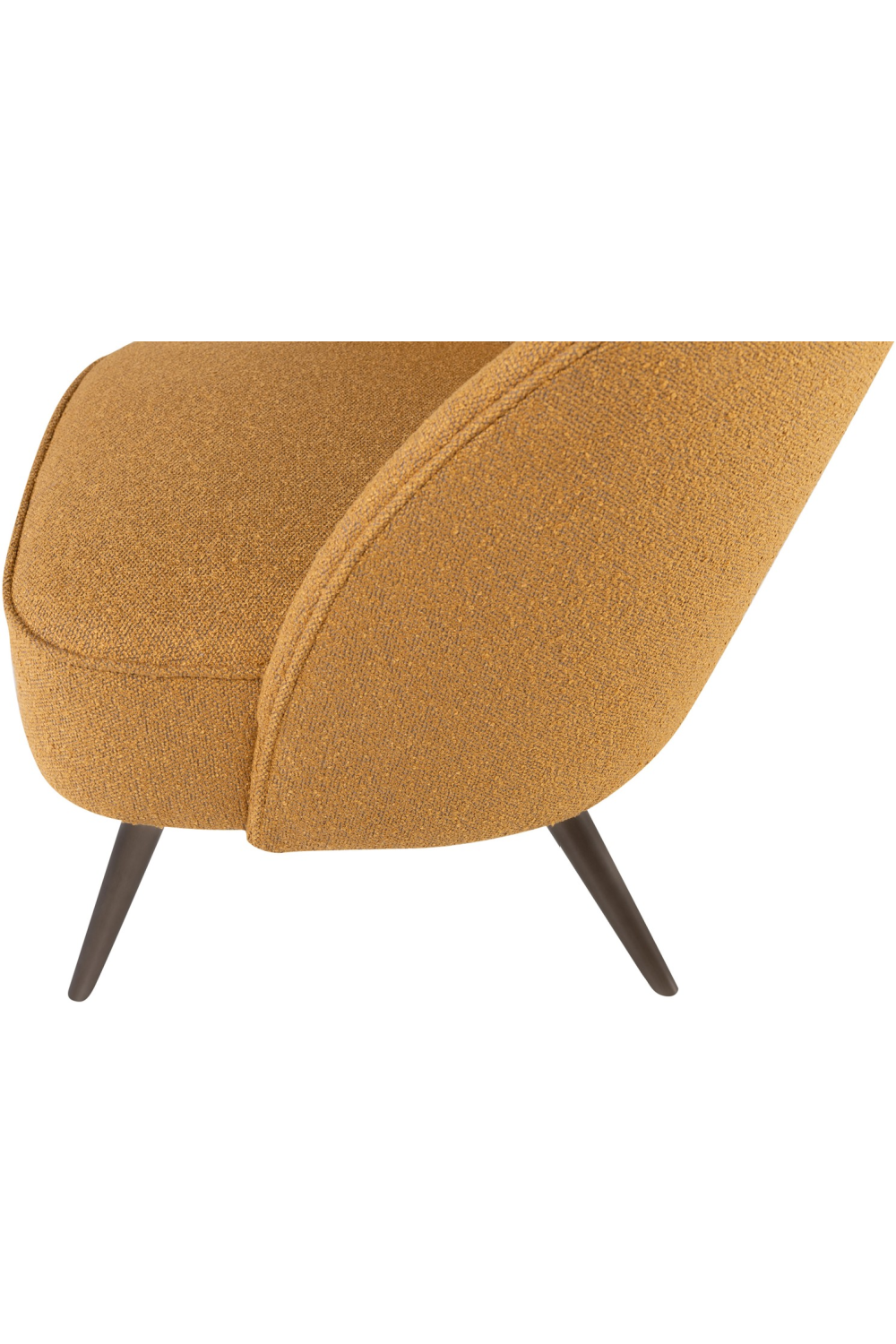 Sleek Contemporary Lounge Chair | Versmissen Brixton | Oroatrade.com