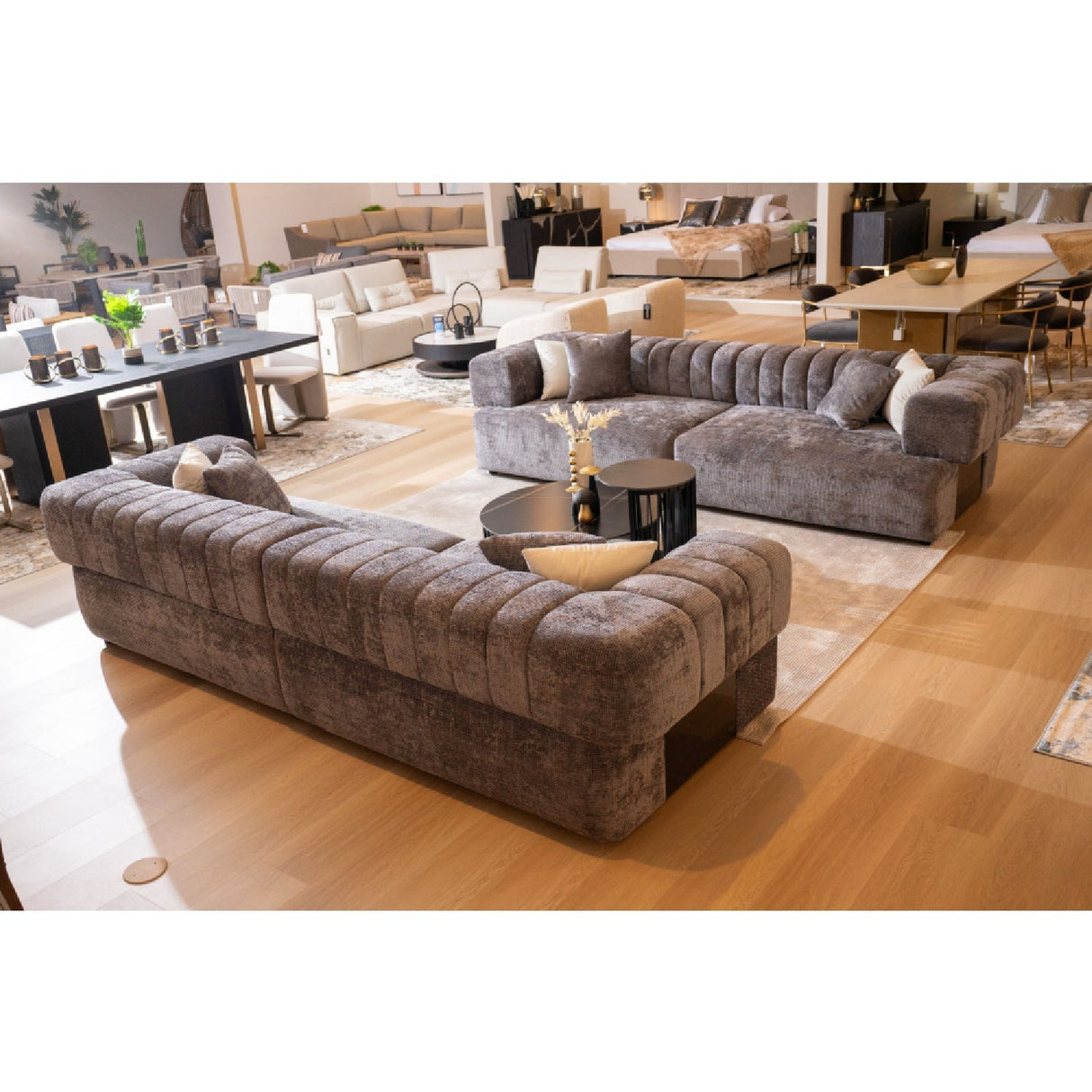 Square-Armed 2-Piece Sofa – Moreno – alternate view 19