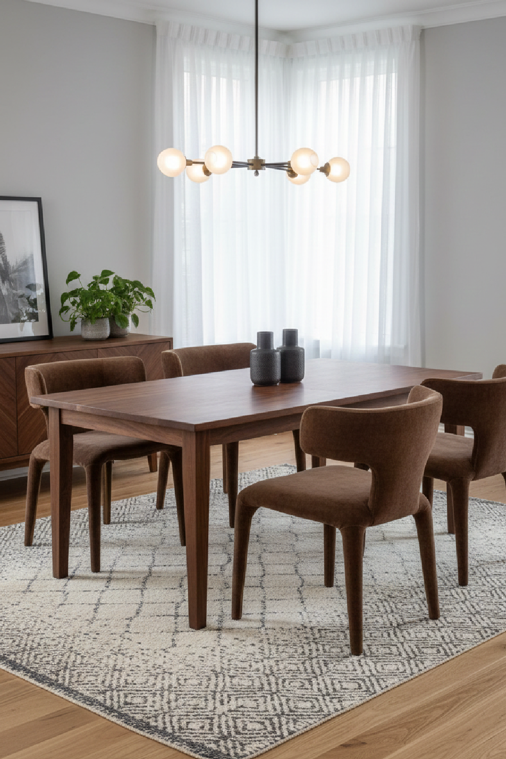 Velvet Dining Chair | OROA Modern Saehee | Oroa.com