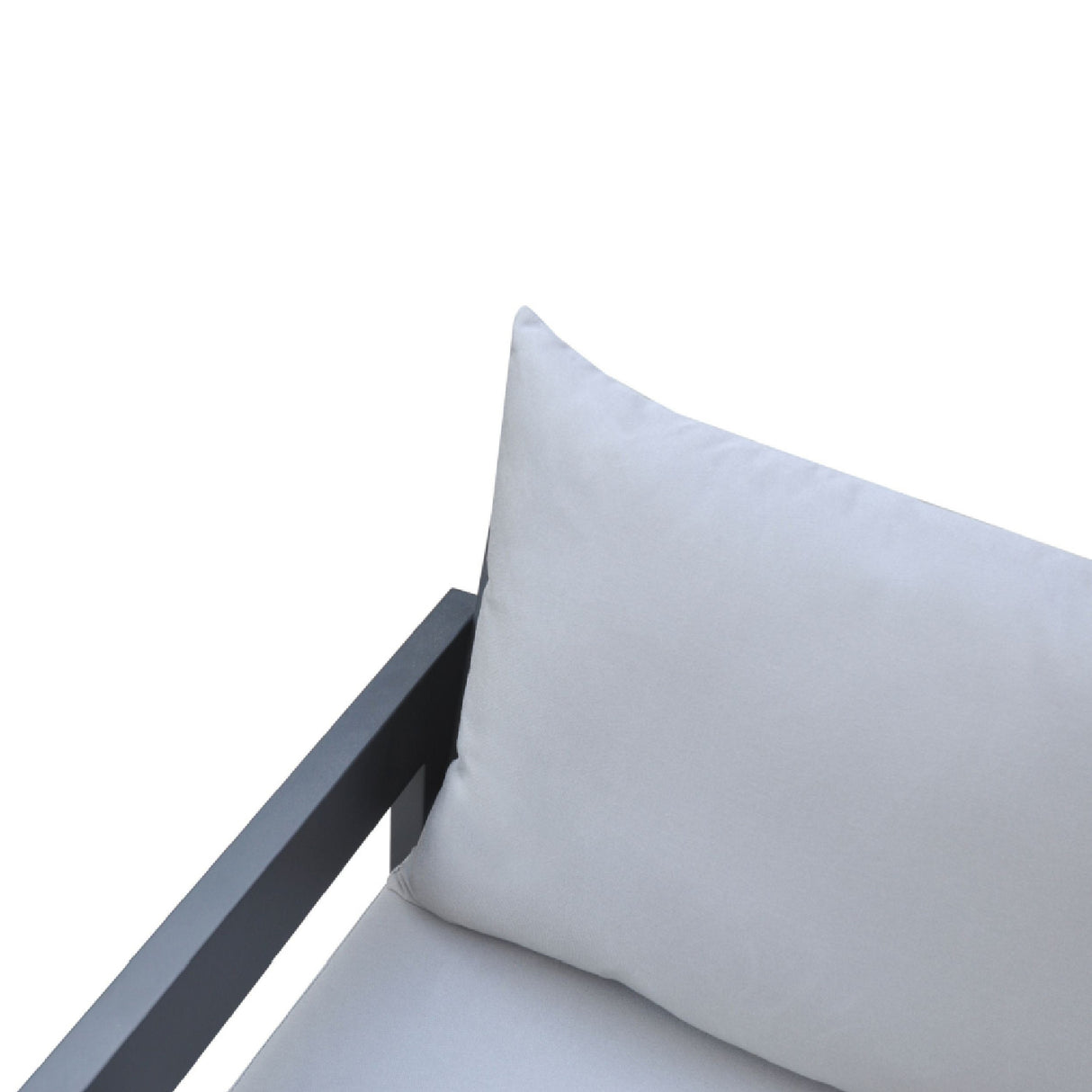 Aluminum-Framed Outdoor Lounge Chair | OROA Modern Wake