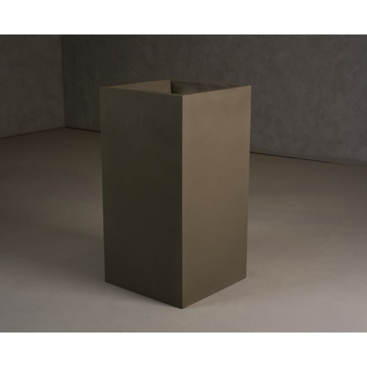 Gray Concrete Planter – Helotes – alternate view 5