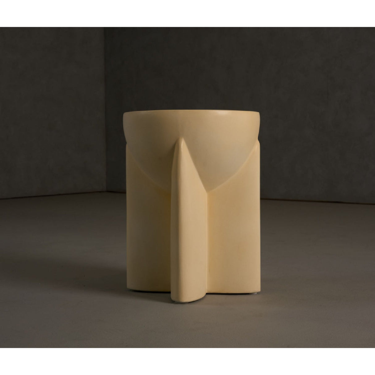 Concrete Round End Table – Elsa – alternate view 10