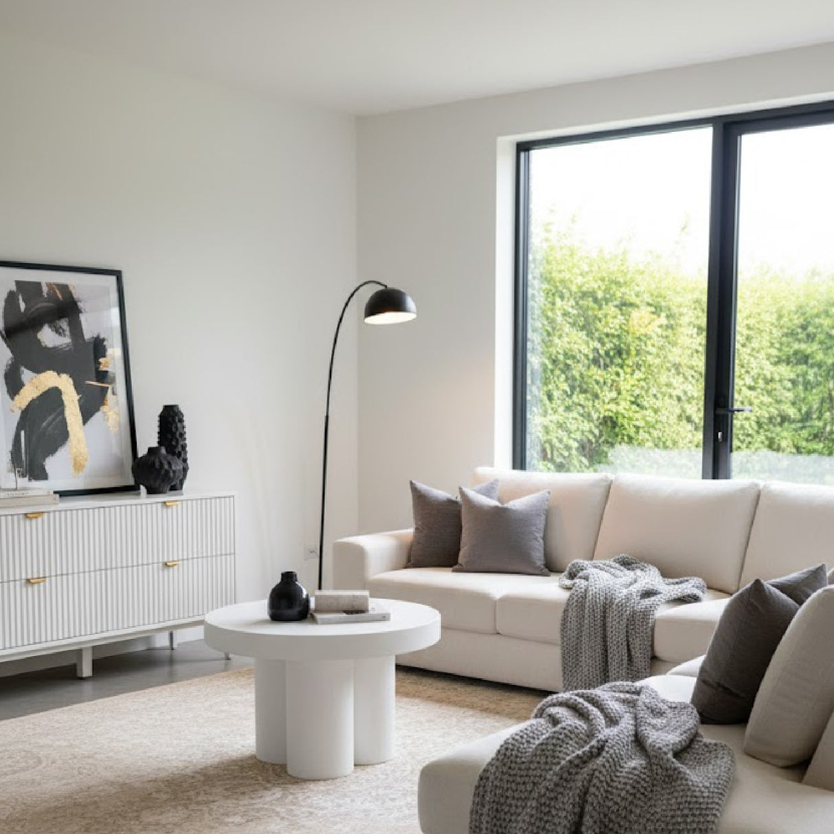 Concrete Round Coffee Table | OROA Modern Bruni | Oroa.com