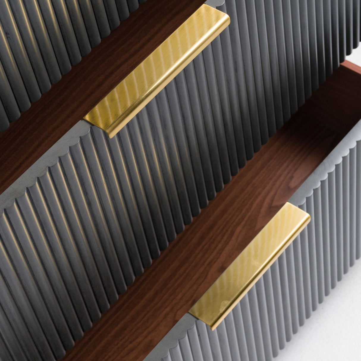 Reeded Wood 4-Drawer Chest | OROA Modern Santa Monica | Oroa.com