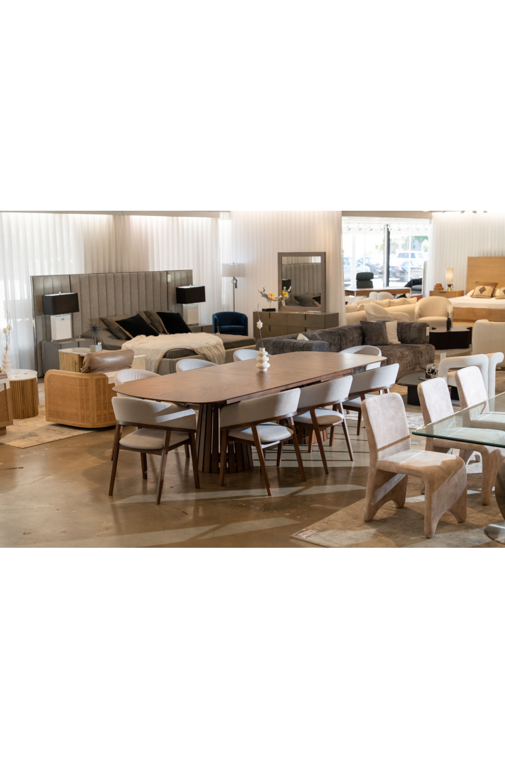 Velvet Dining Chair | OROA Modern Saehee | Oroa.com