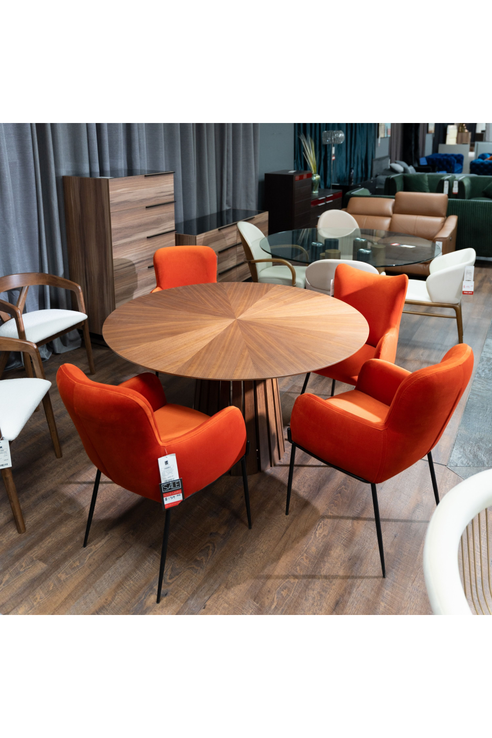 Round Pedestal Dining Table | OROA Modern Weiss | Oroa.com