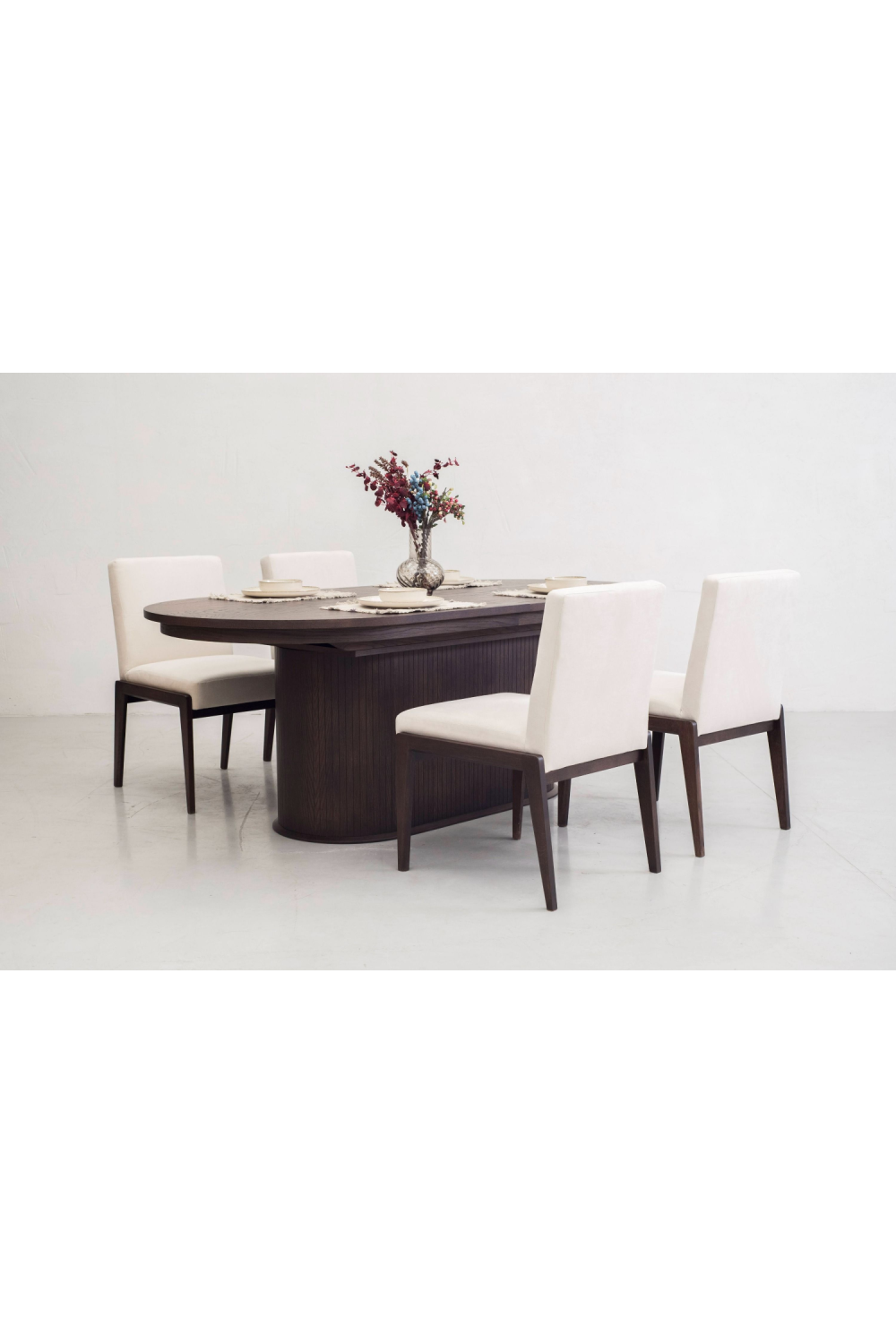 Oak Extendable Dining Table | OROA Modern Walz | Oroa.com