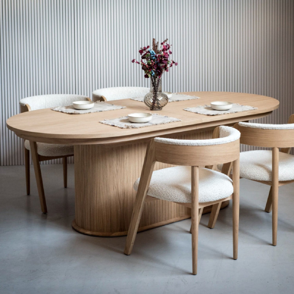 Oak Extendable Dining Table – Walz – angled view