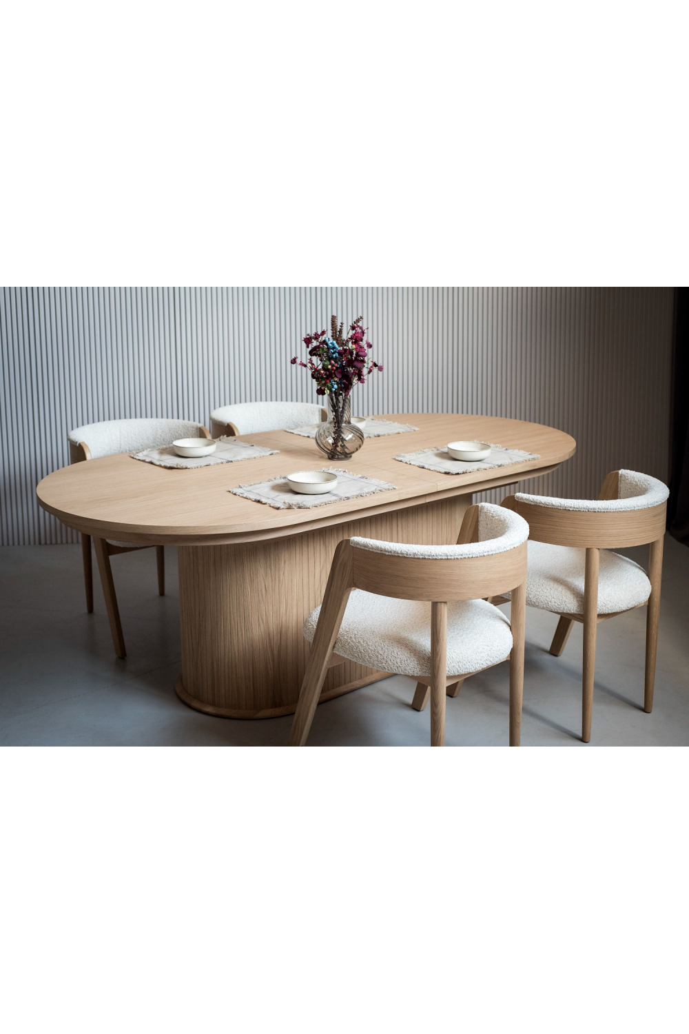 Oak Extendable Dining Table | OROA Modern Walz | Oroa.com