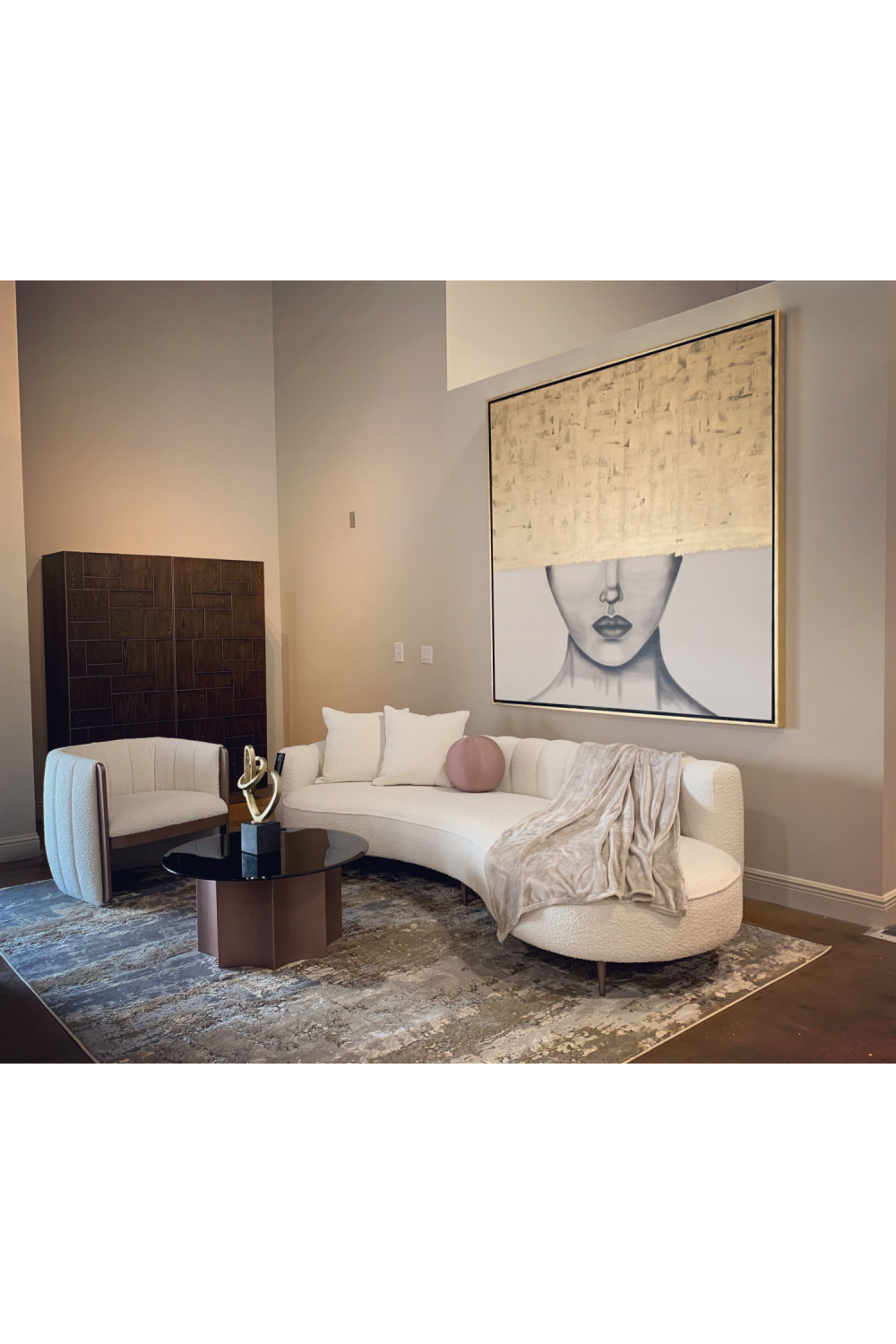 Cream Curved Chaise Lounge | OROA Modern Maverick | Oroa.com