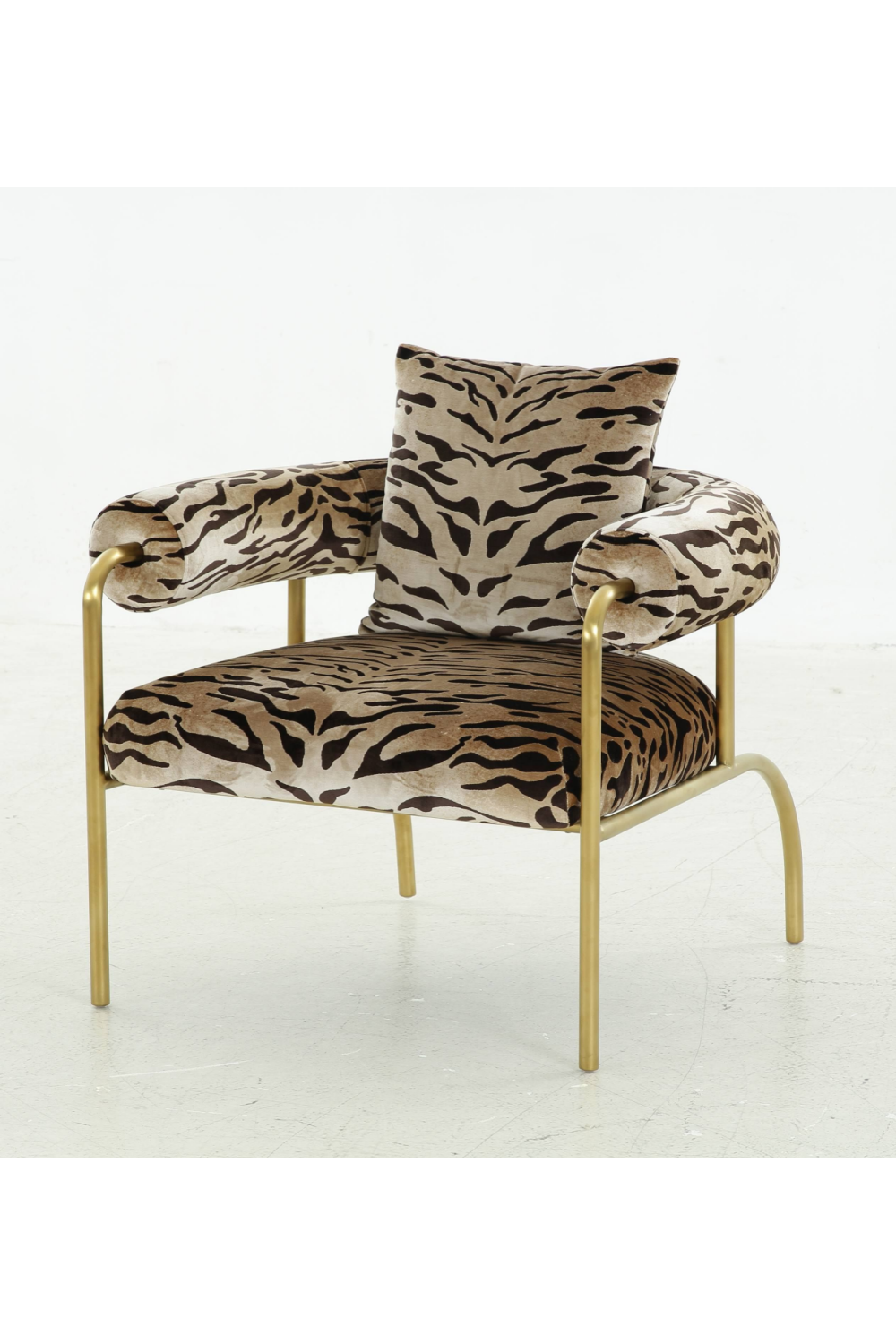 Gold Zebra Print Accent Chair | OROA Modern Kola | Oroa.com