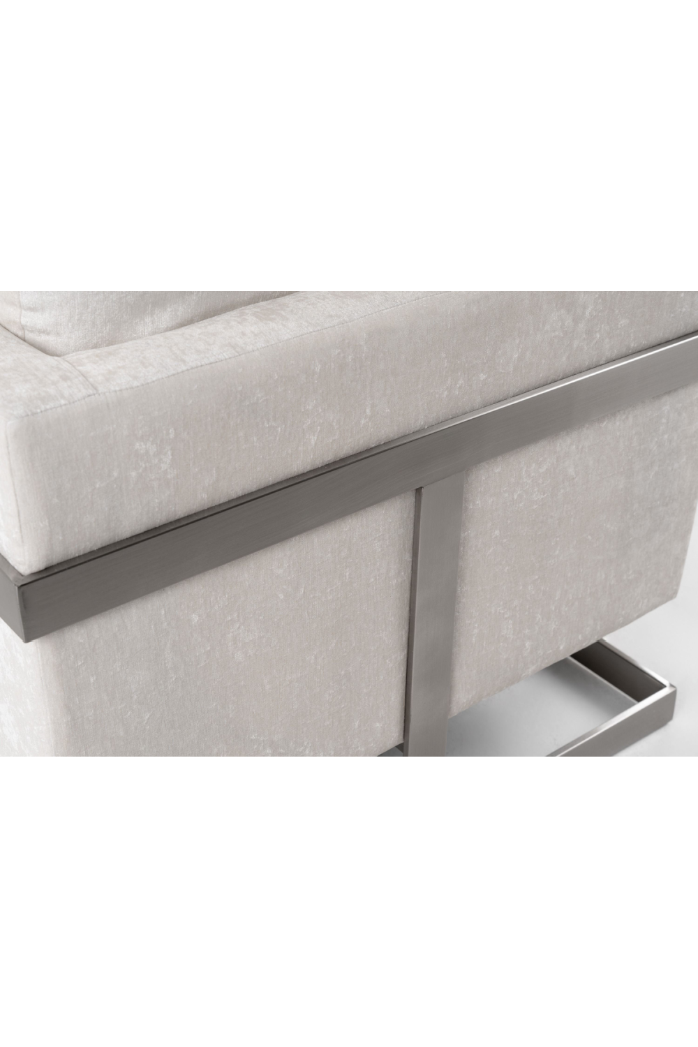 Metal Framed Square Accent Chair | OROA Modern Prince | Oroa.com