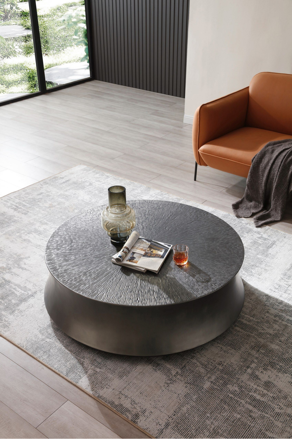 Antique Gray Round Coffee Table | Oroa.com
