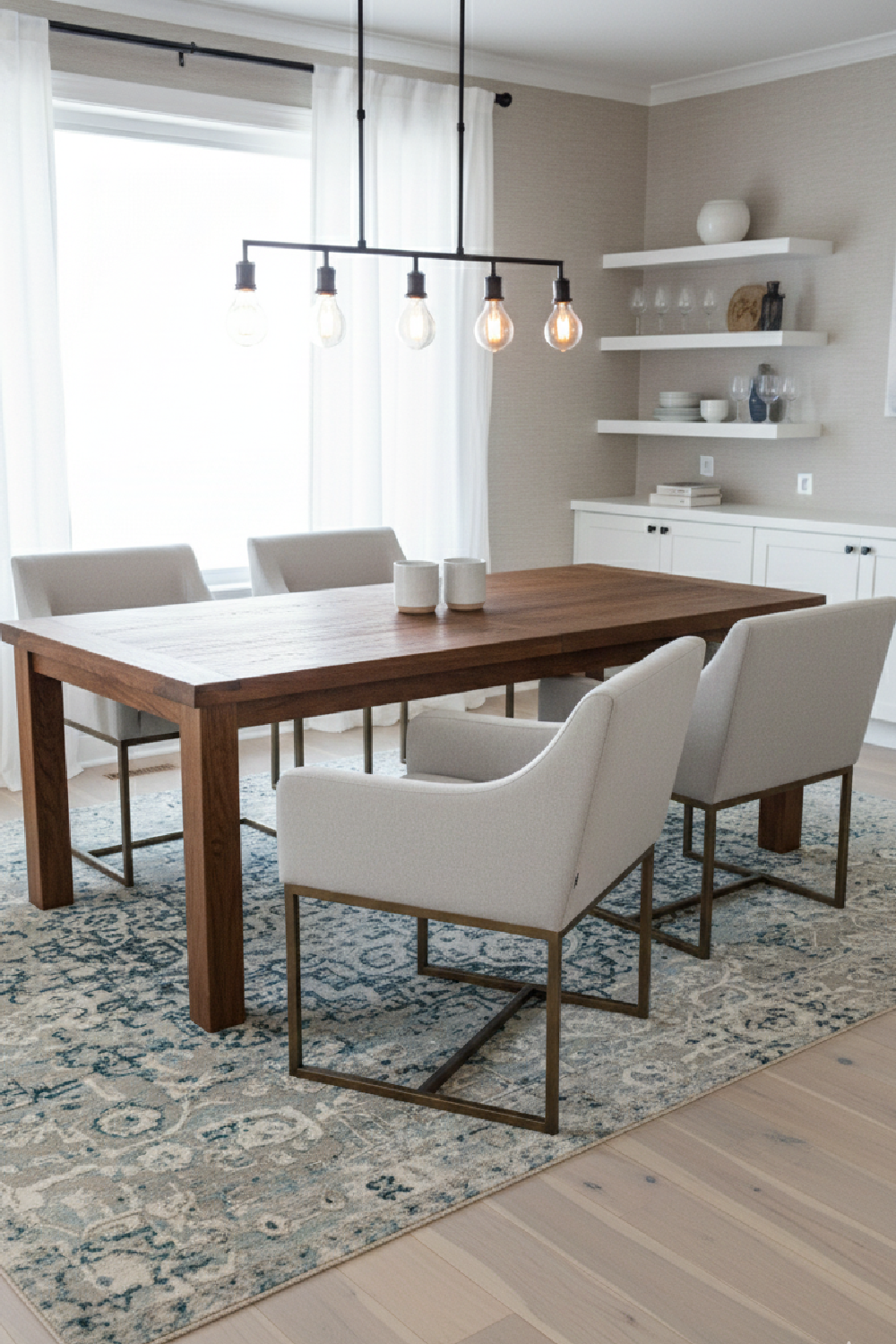 Sloped-Arm Dining Chair | OROA Modern Elijah | Oroa.com