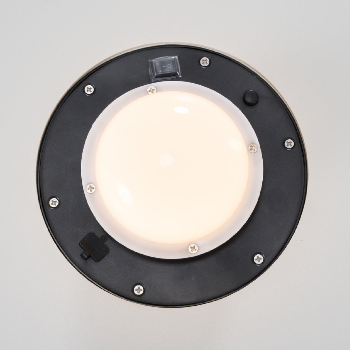 Outdoor White End Table with Solar Light M | Oroa.com