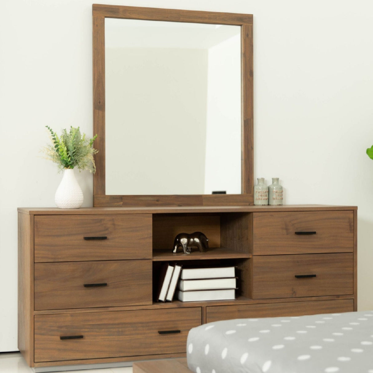 Solid Acacia 6-Drawer Dresser – Fantasia – angled view