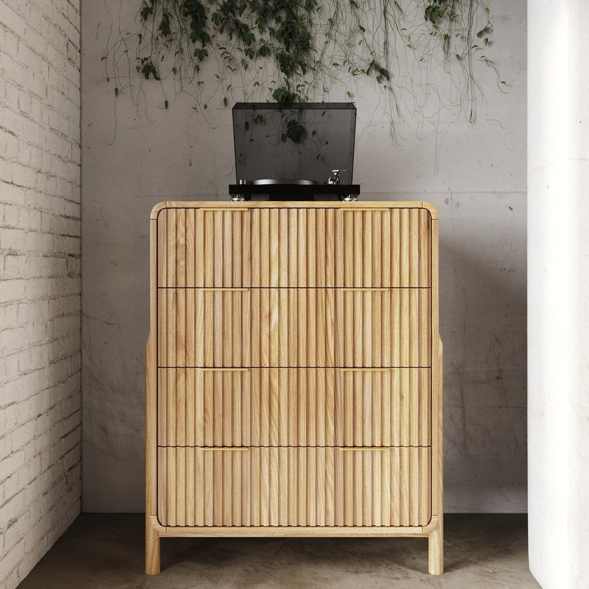 Natural Oak 4-Drawer Chest | OROA Modern Mikala | Oroa.com