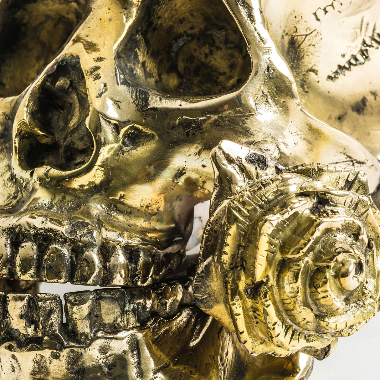Golden Bronze Decorative Figure | Oroa.com
