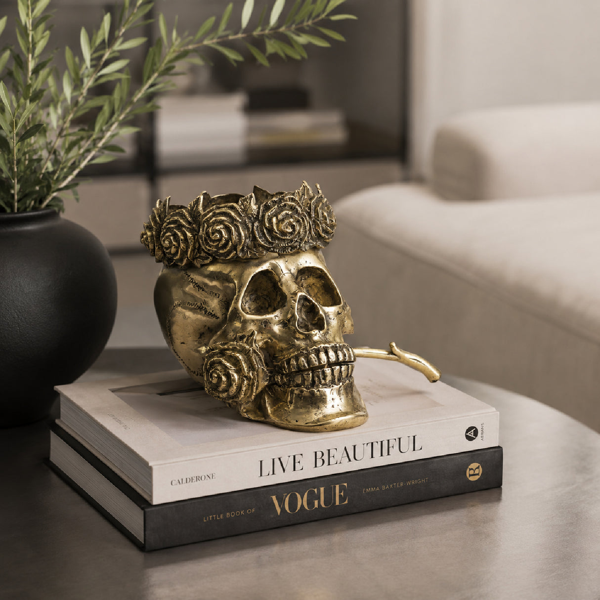 Golden Bronze Decorative Figure | Oroa.com