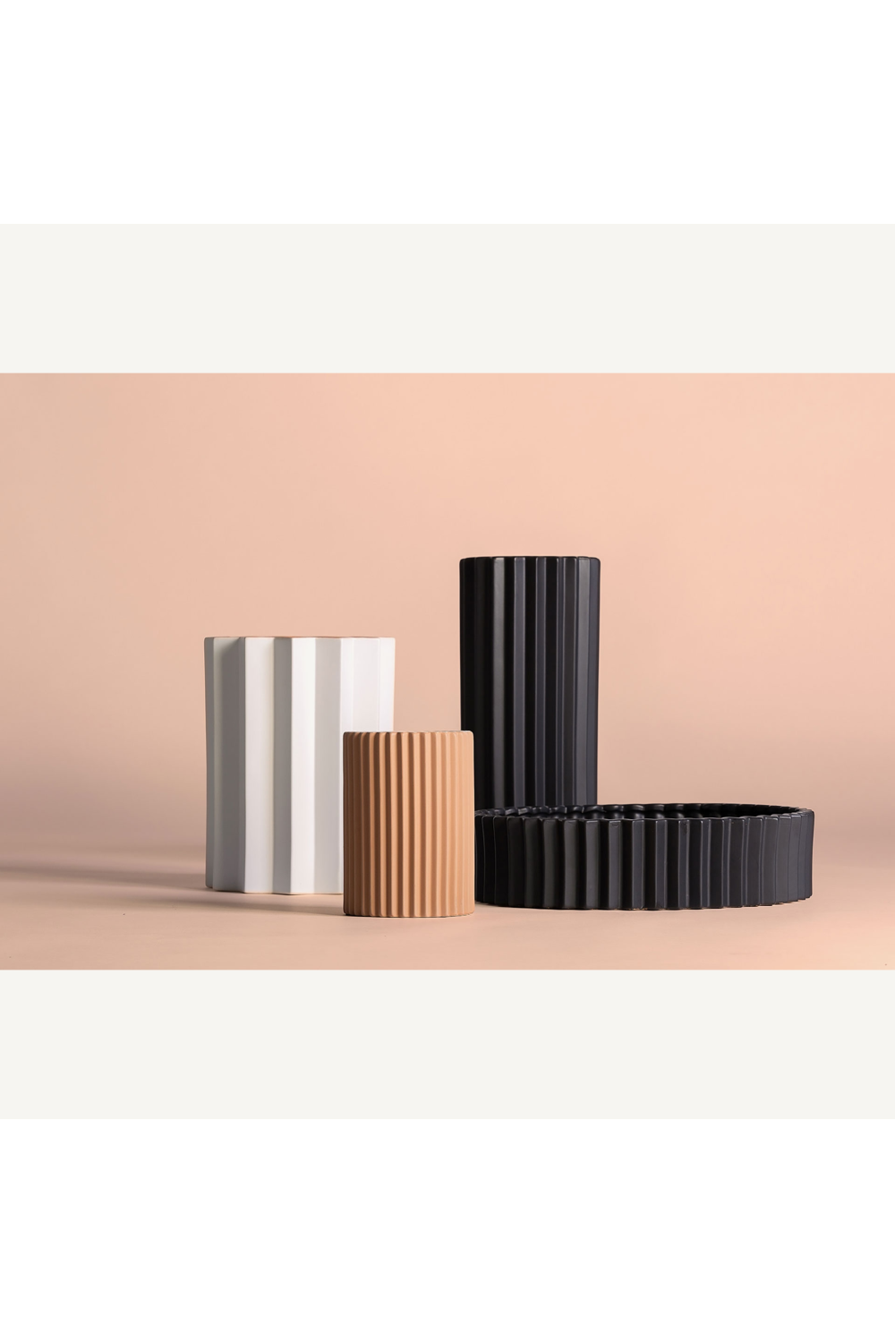 Black Fluted Ceramics Decor | Vical Home Plissé | Oroa.com