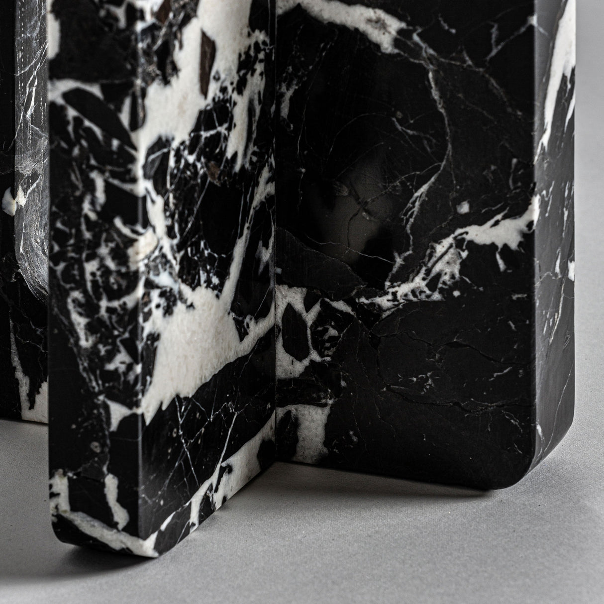 White Cotton Marble Table Lamp | Oroa.com