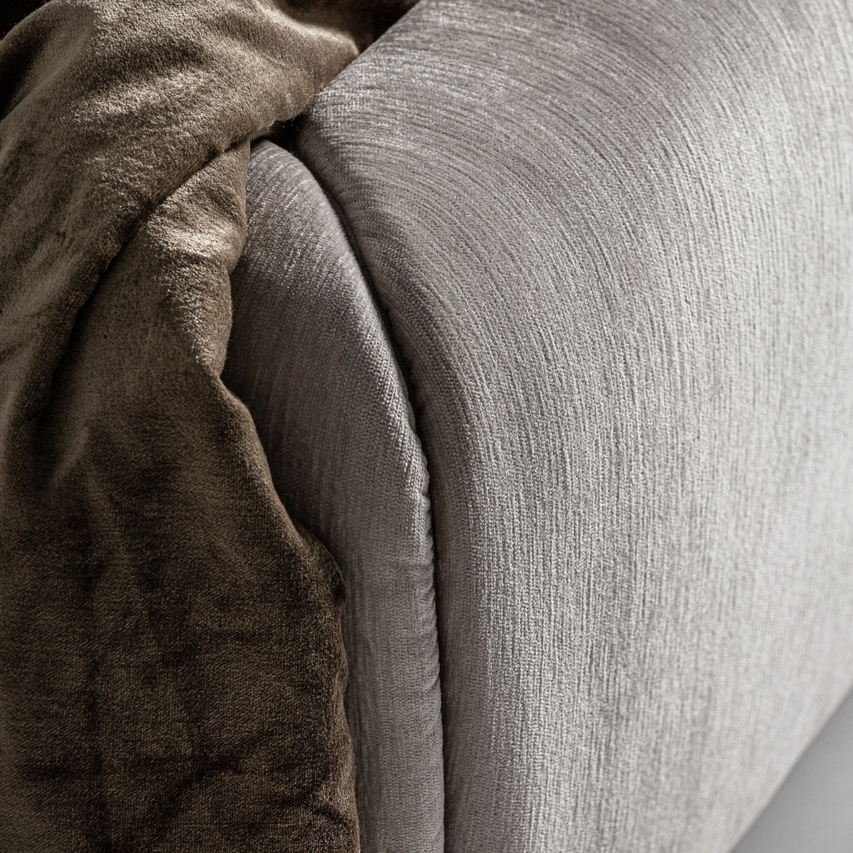 Modern European furniture - Button-Tufted Bed - www.oroa.com | Oroa.com