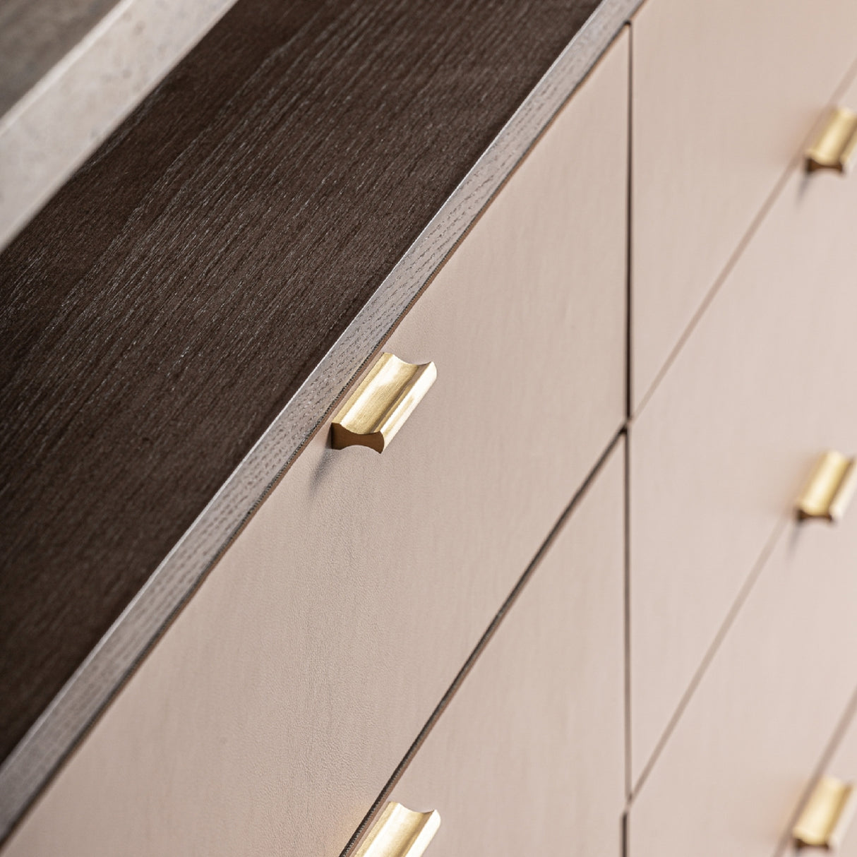 Gold 8-Drawer Chest | Oroa.com