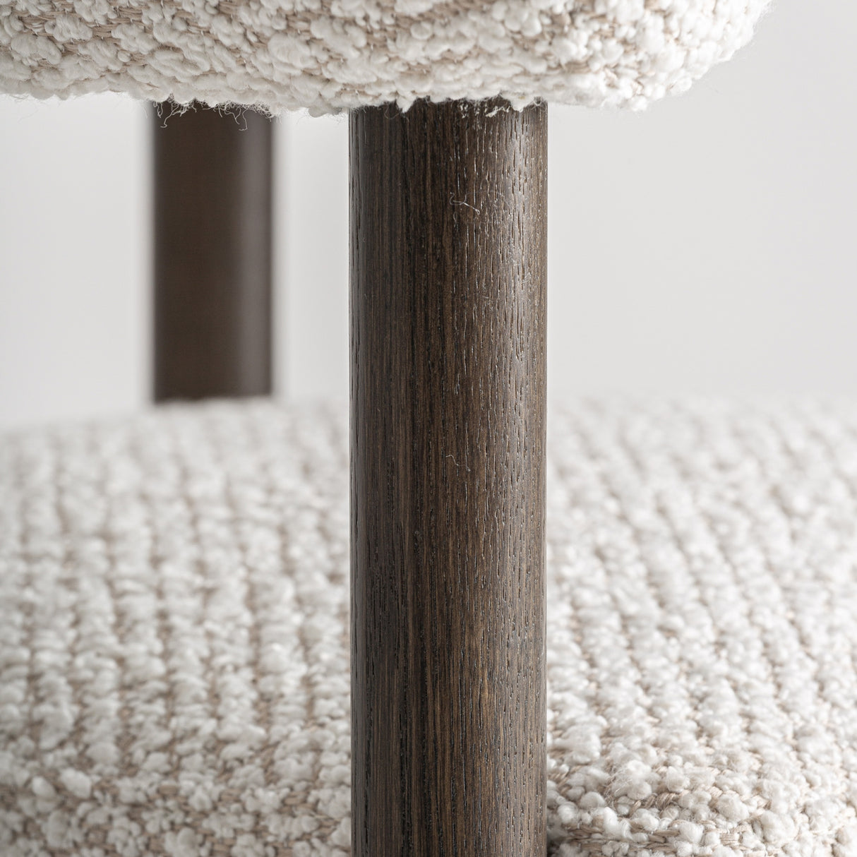 Ash Framed Curve Accent Chair | Oroa.com
