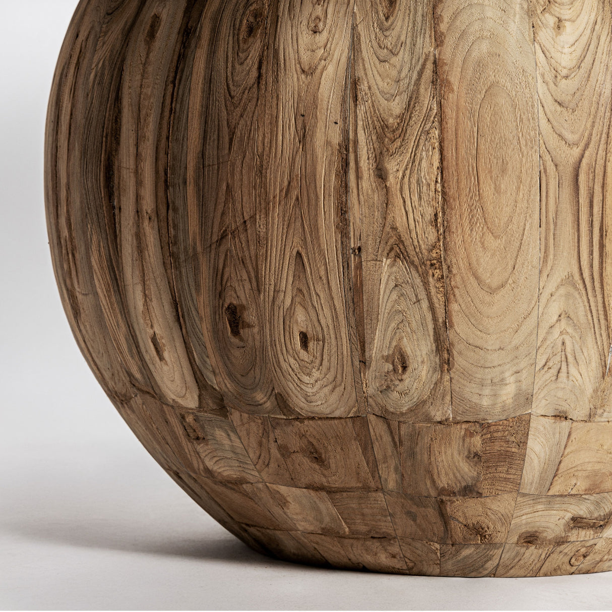 Teak Round Base Dining Table | Oroa.com