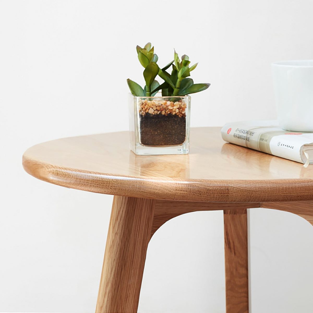 Modern European furniture - Round Wooden End Table - www.oroa.com