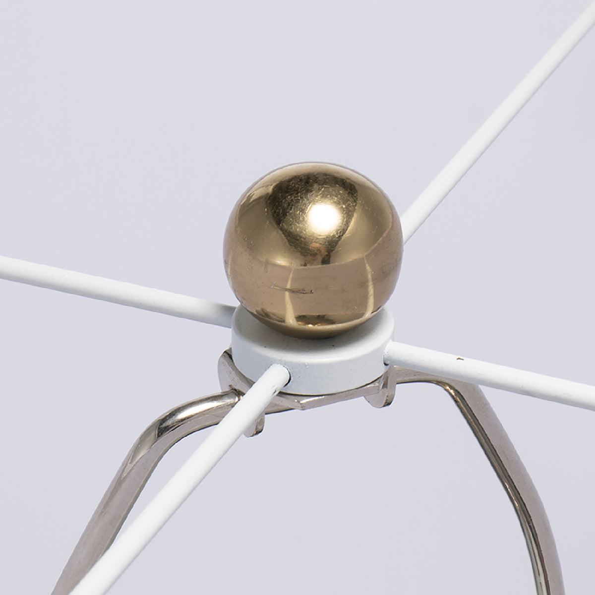 Round Gold Aluminum Table Lamp | OROA