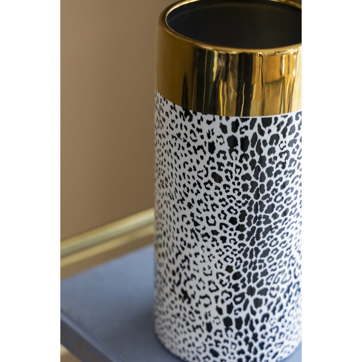Modern European furniture - Ceramic Decorative Vase - www.oroa.com