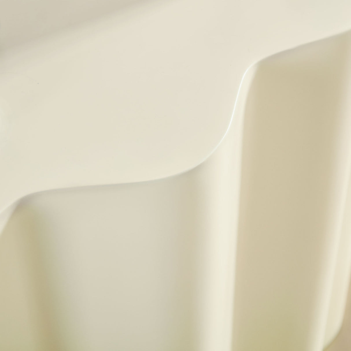 Modern Wavy Fiberglass Console Table | OROA
