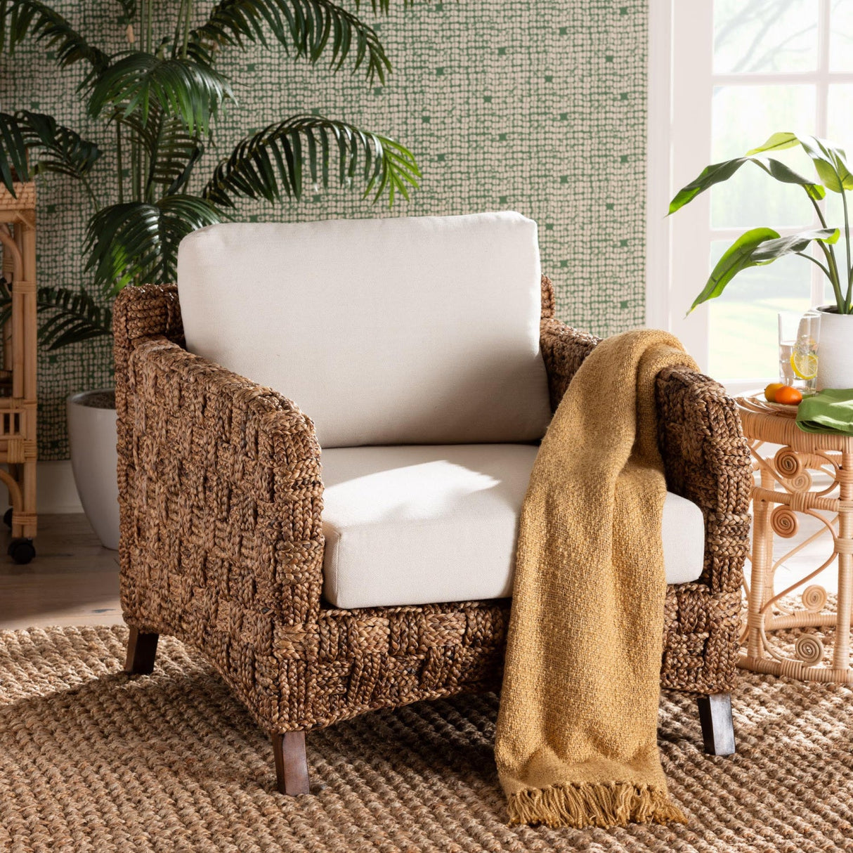 Woven Seagrass Bohemian Lounge Chair | Bali Loom Vevina | Oroa.com