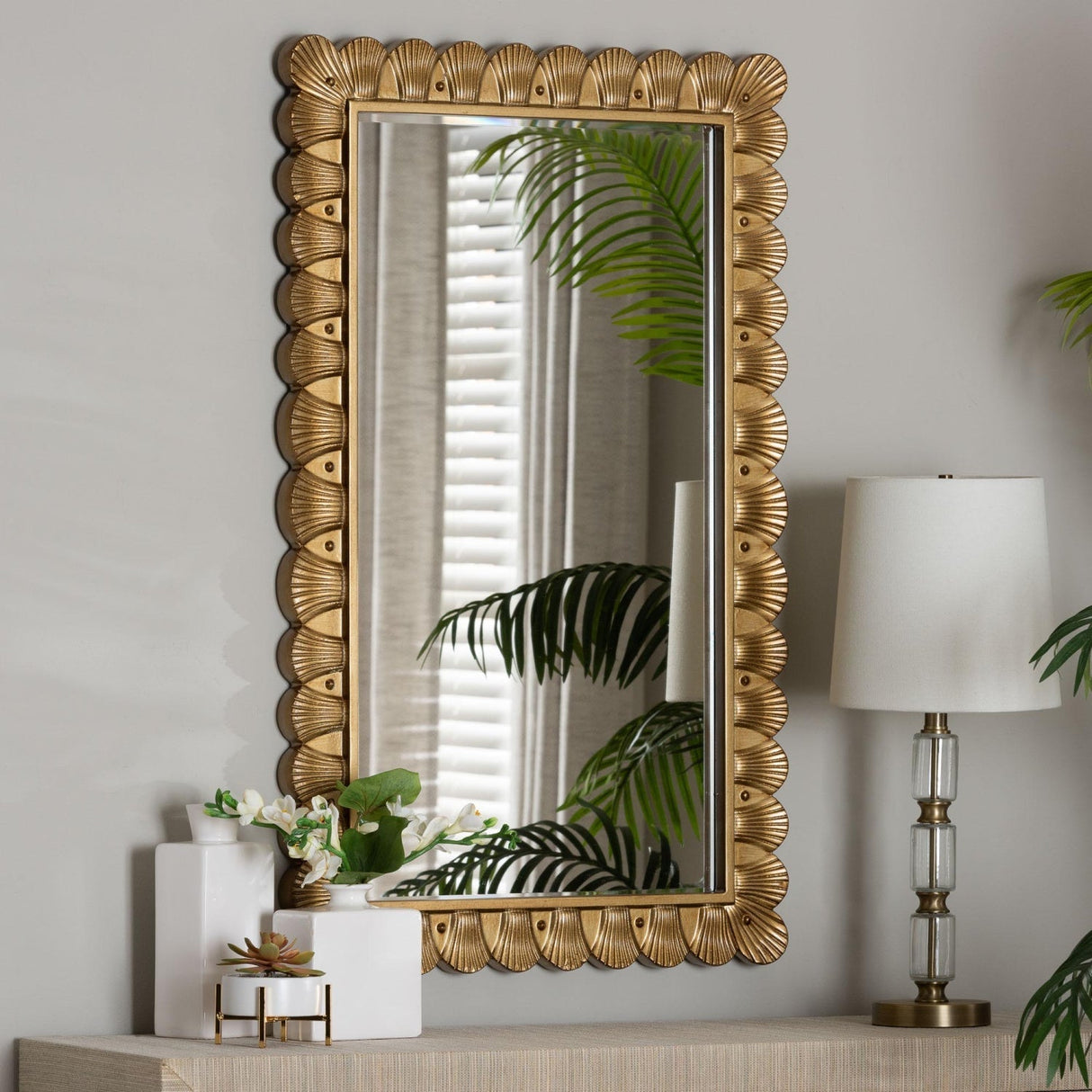 Hospitality furniture - Gold Seashell Accent Mirror - www.oroatrade.com