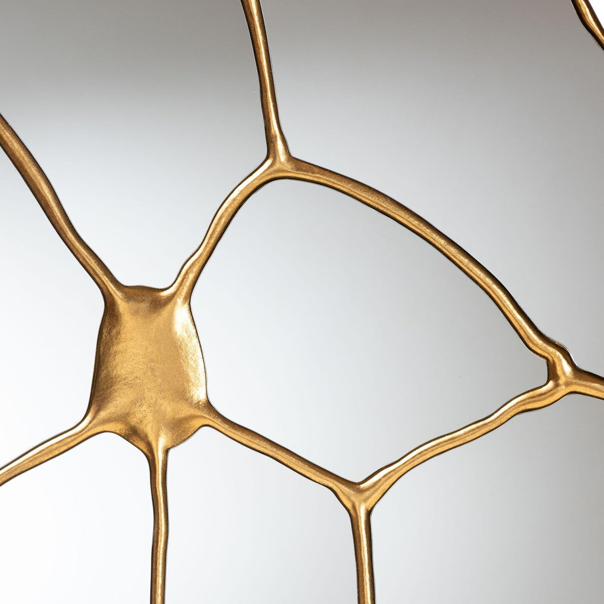 Hospitality furniture - Gold Flower Accent Wall Mirror - www.oroatrade.com