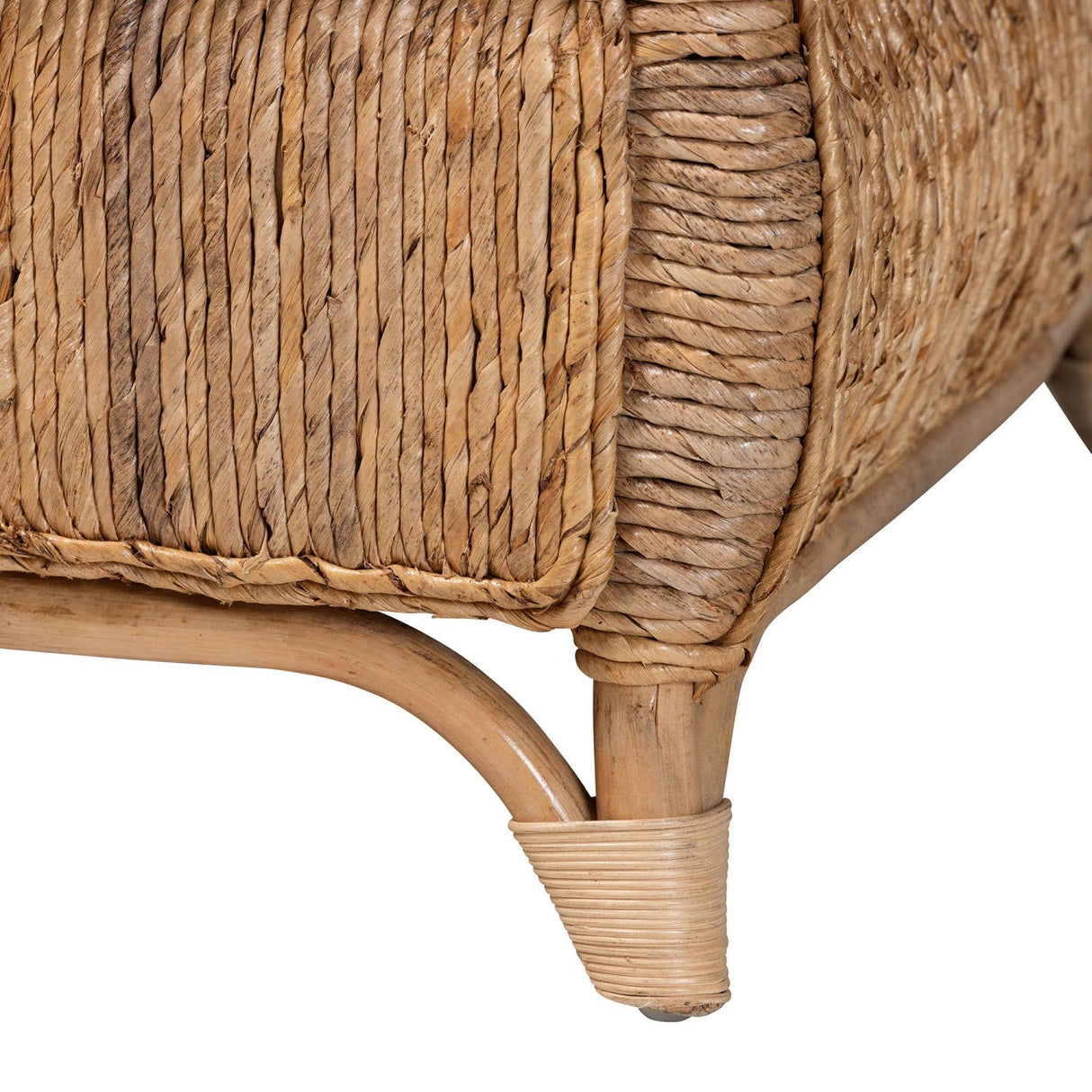 Modern European furniture -Cushioned Woven Seagrass Lounge Chair- www.oroa.com