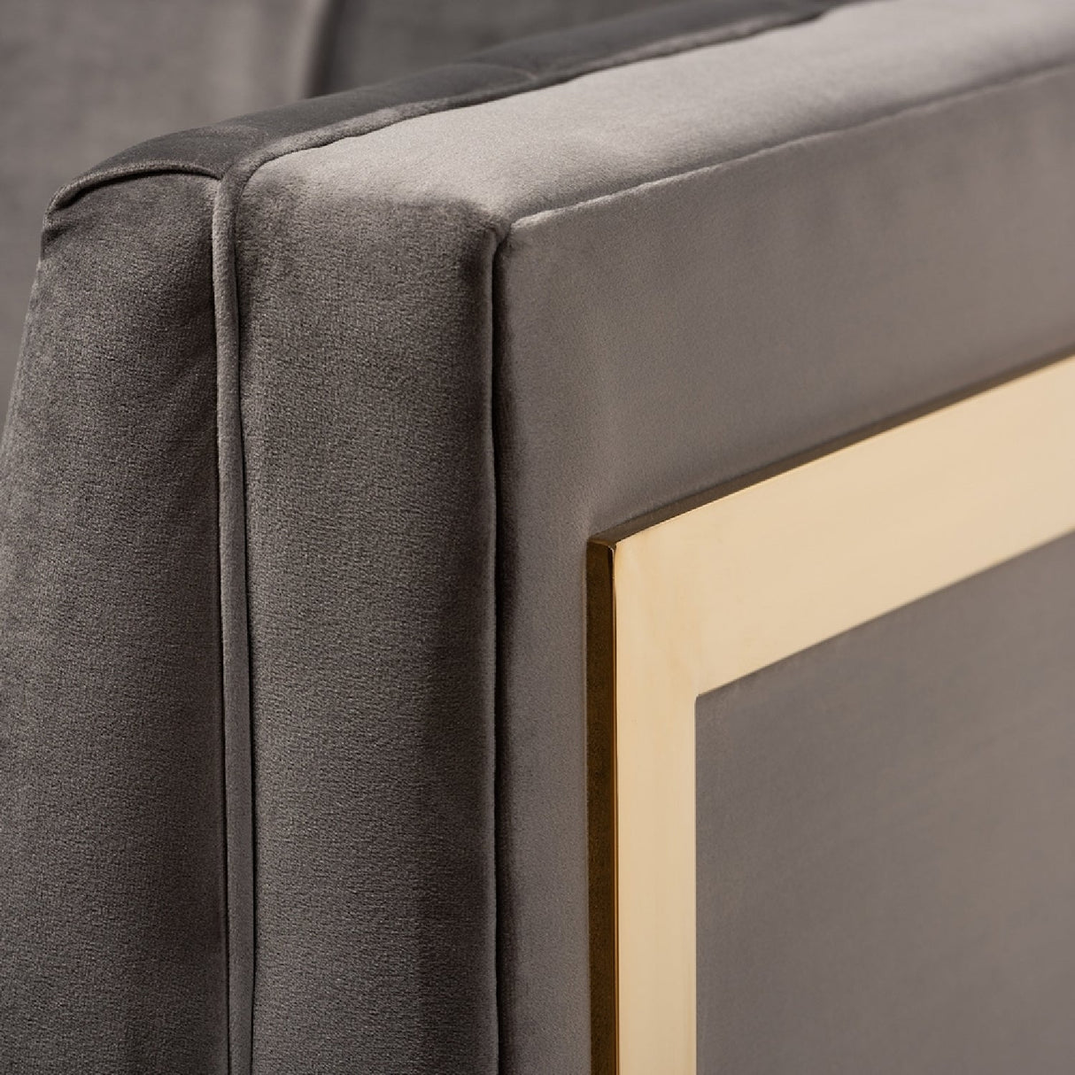Modern European furniture - Button Tufted Velvet Accent Chair - www.oroa.com
