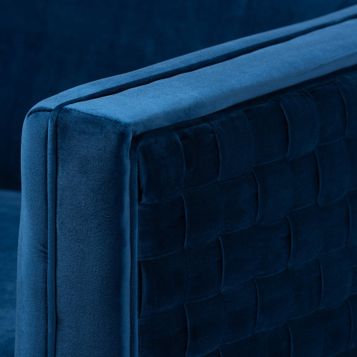 Woven Velvet Accent Chair | Bali Loom Seraphin | Oroa.com