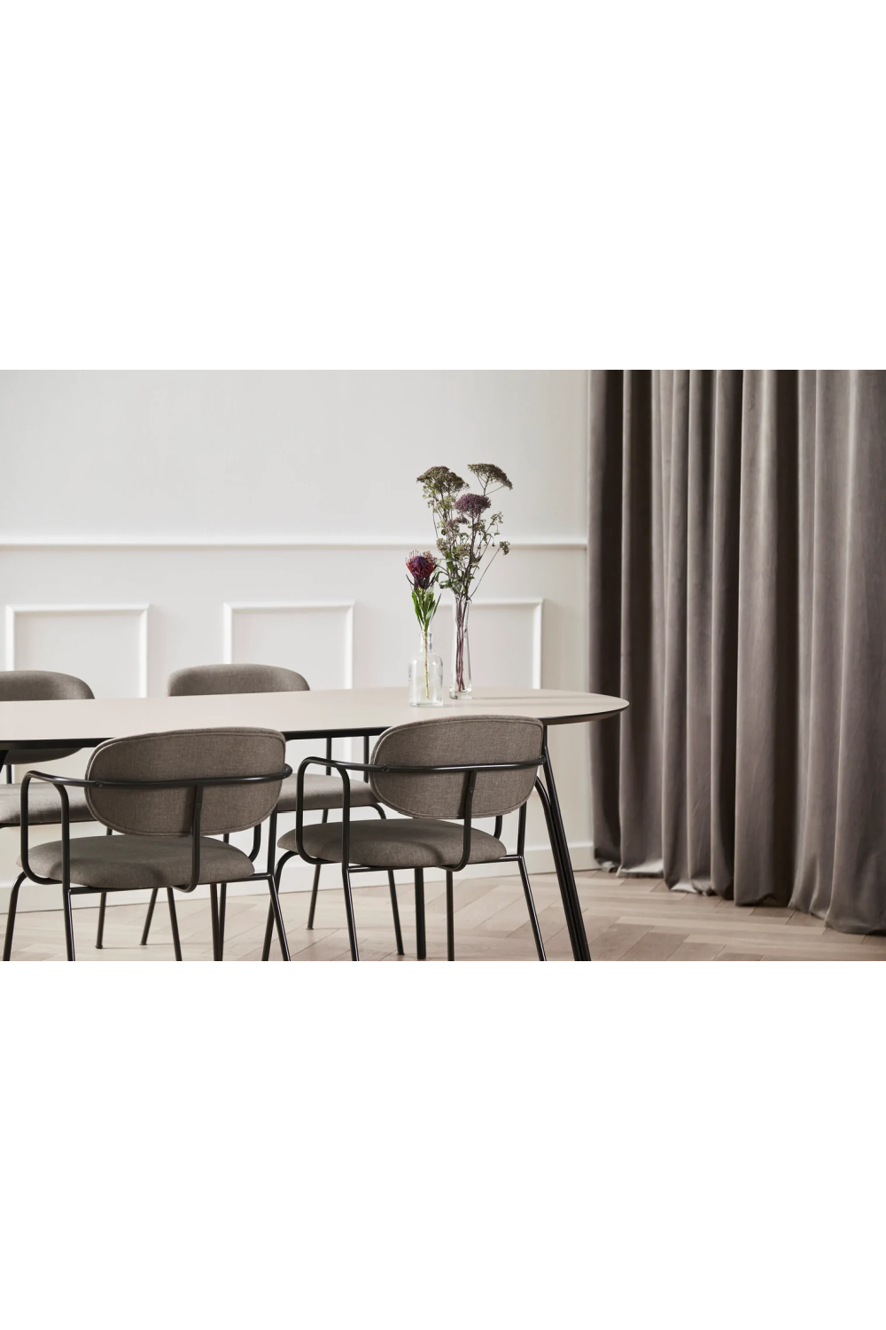 Minimalist Oval Dining Table L | WOUD Tree | OROA.com