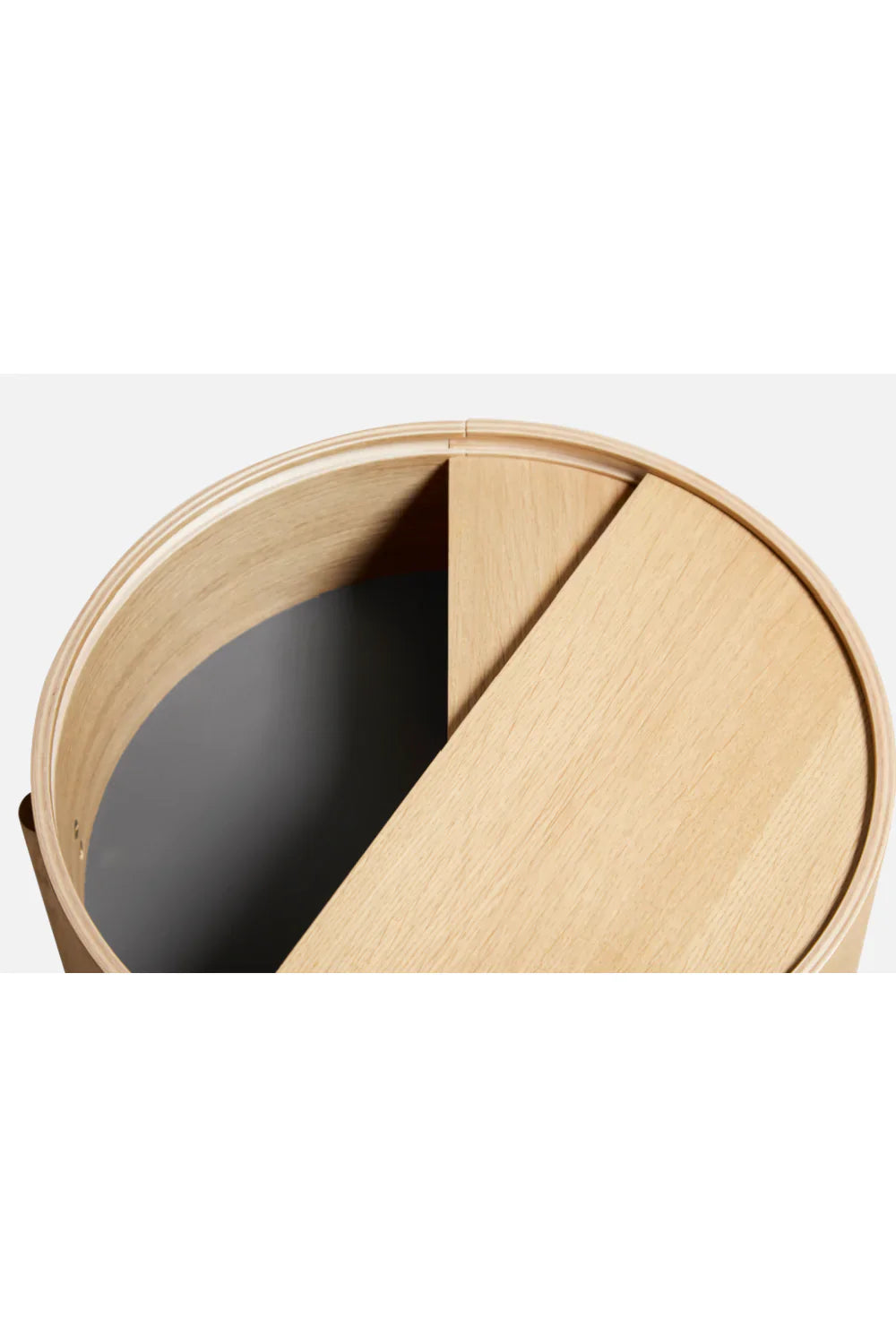 Contemporary Round Side Table | WOUD Arc | OROA.com