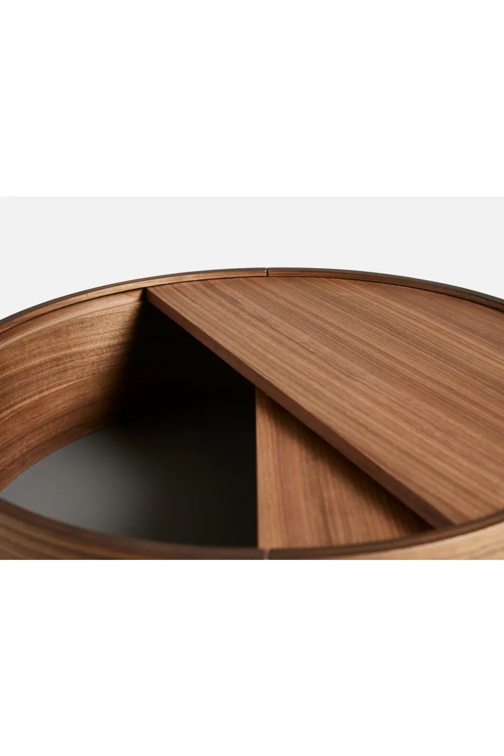 Contemporary Round Side Table | WOUD Arc | OROA.com