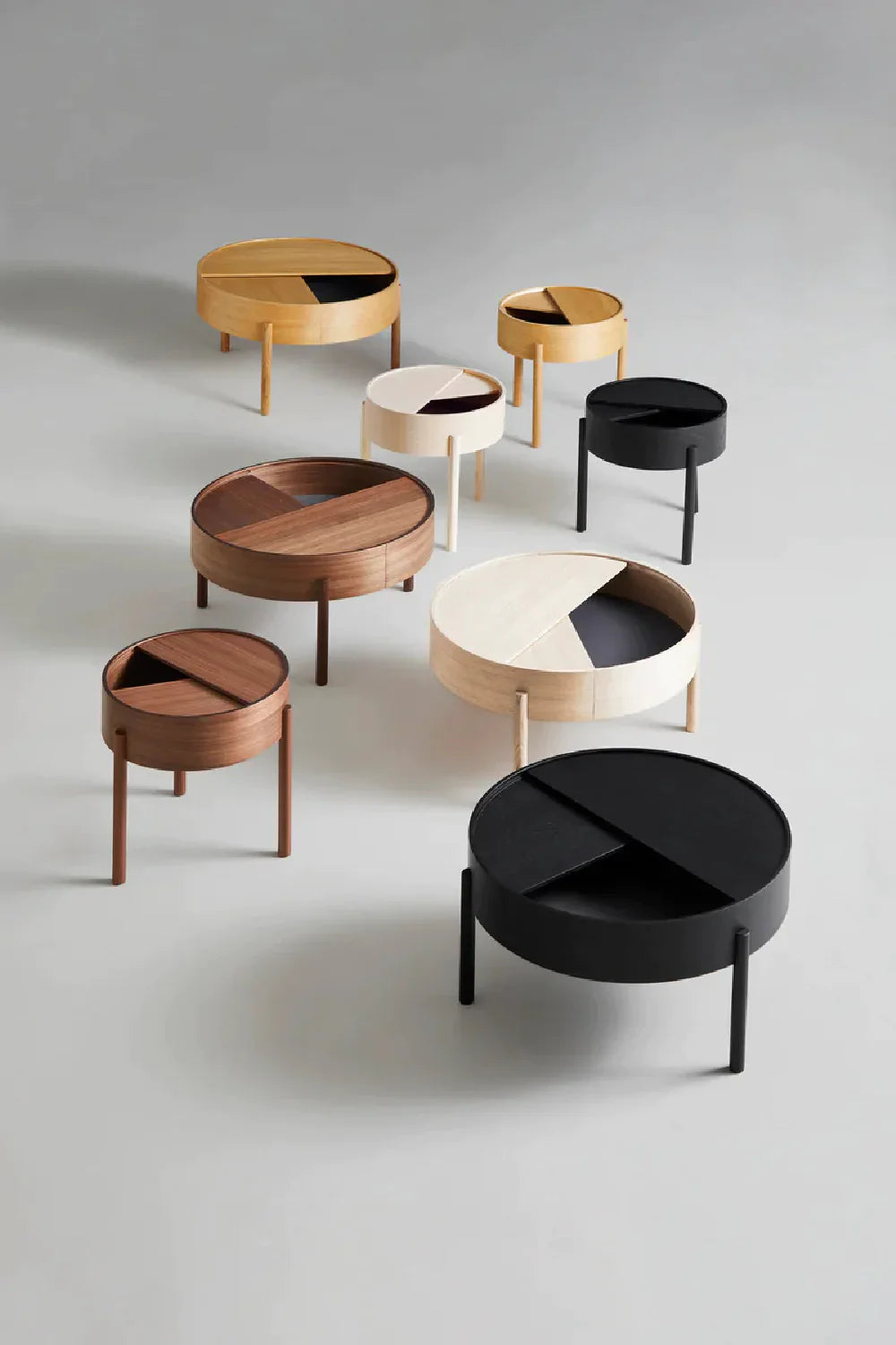 Contemporary Round Coffee Table M | WOUD Arc | OROA.com