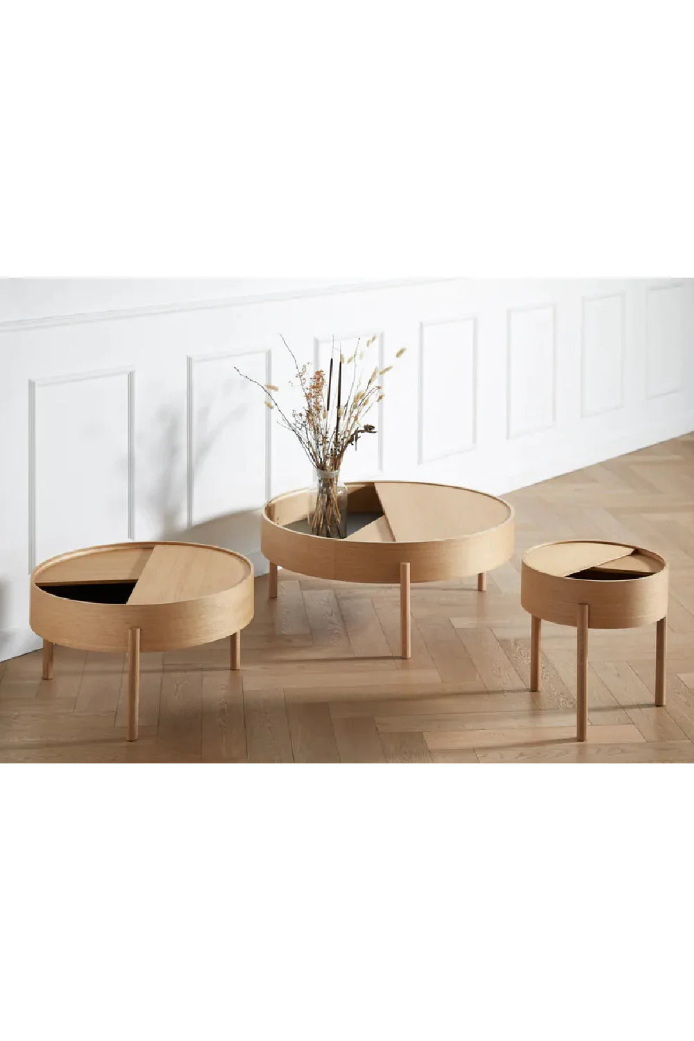 Contemporary Round Coffee Table M | WOUD Arc | OROA.com