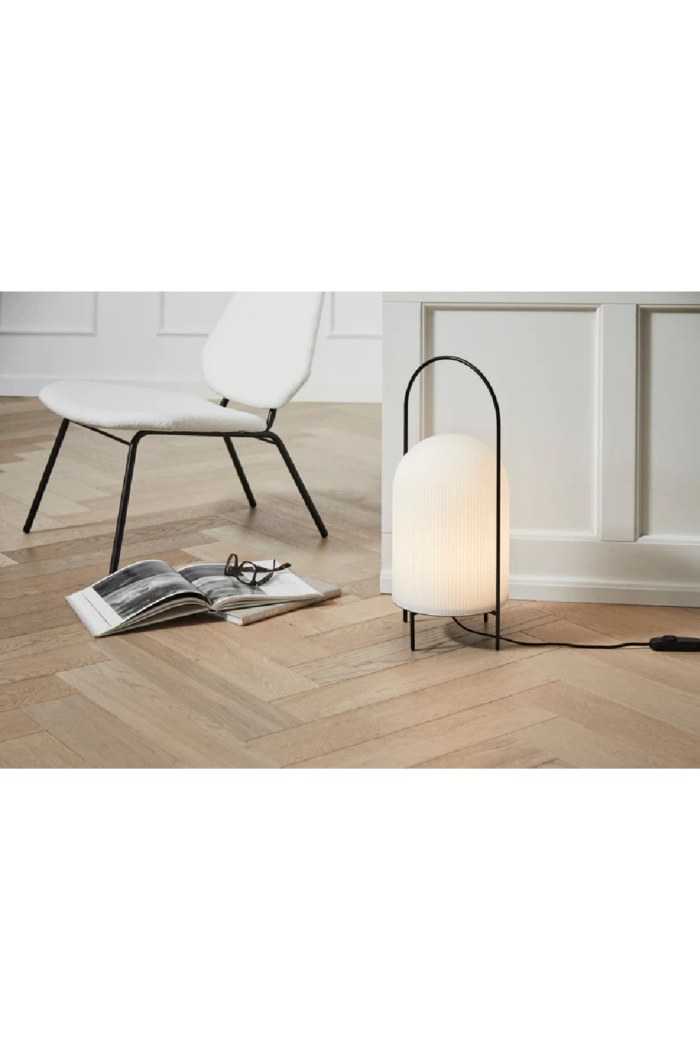 White Glass Contemporary Floor Lamp | WOUD Ghost | OROA.com