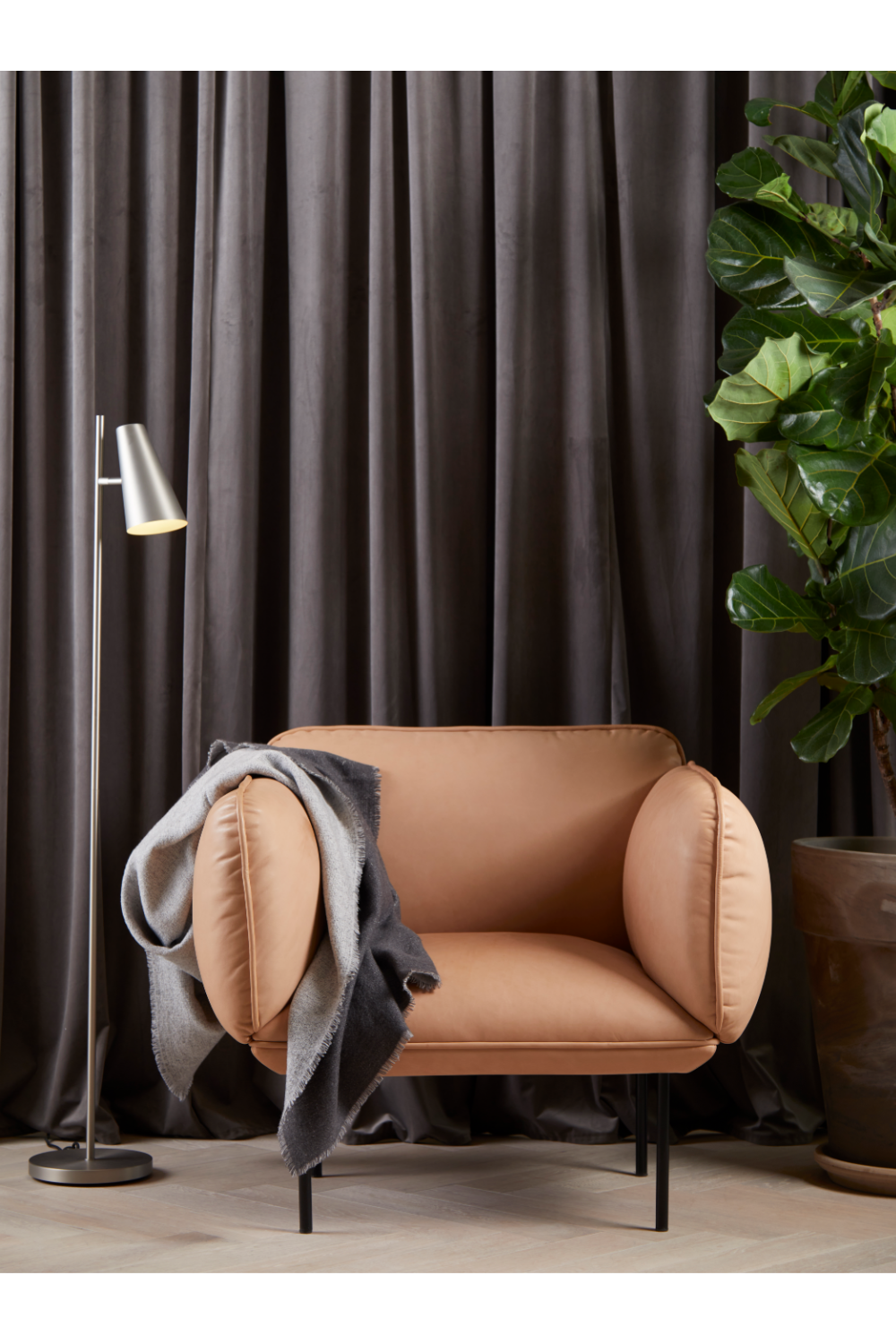 Conical Minimalist Floor Lamp | Oroa.com