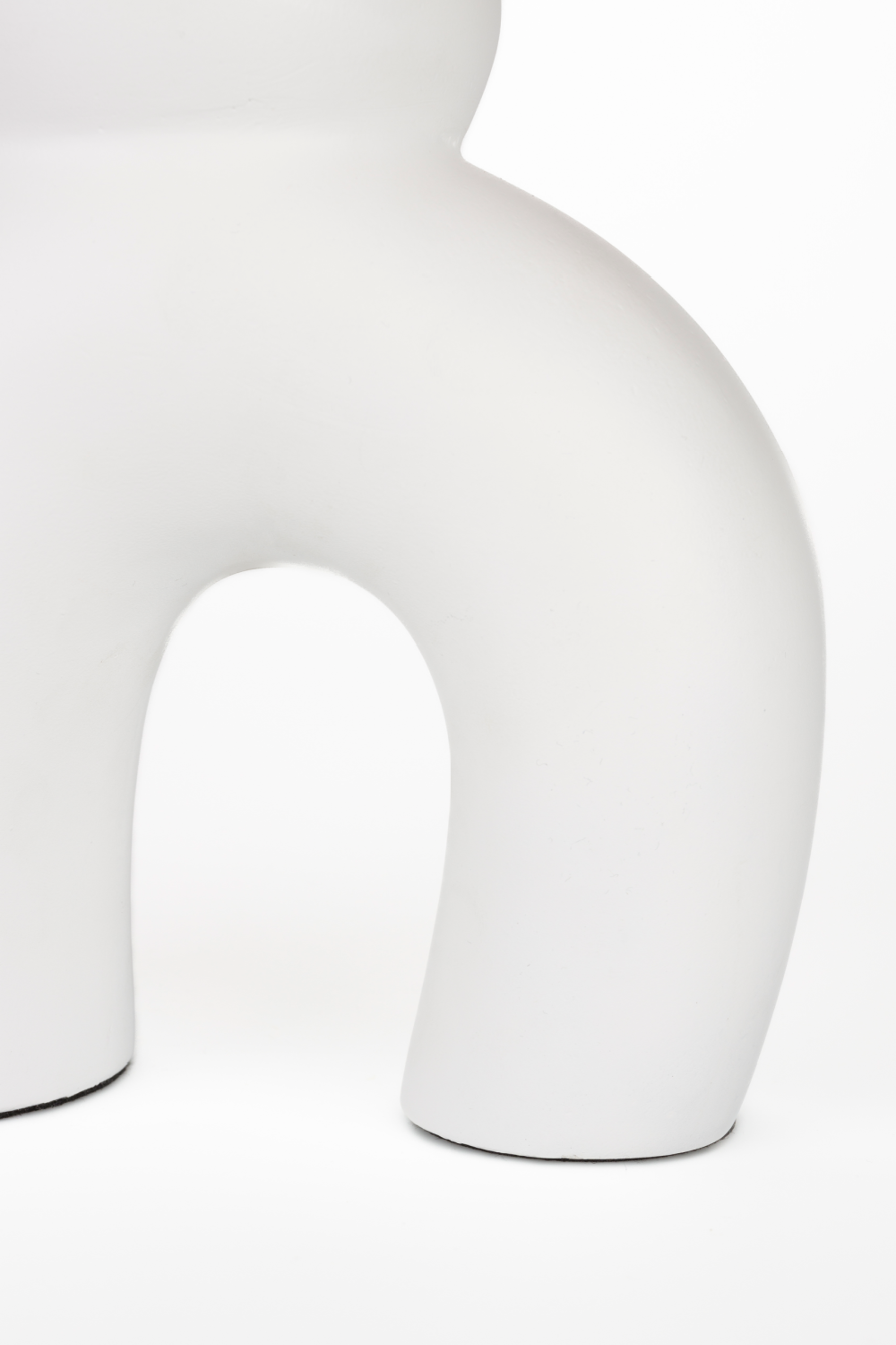 White Curved Table Lamp | Zuiver Bibi | OROA.com