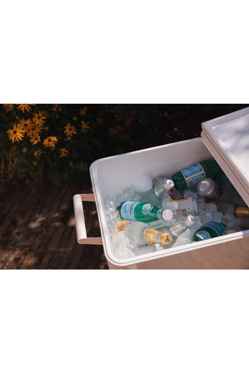 Wheeled Steel Cooler | Oroa.com
