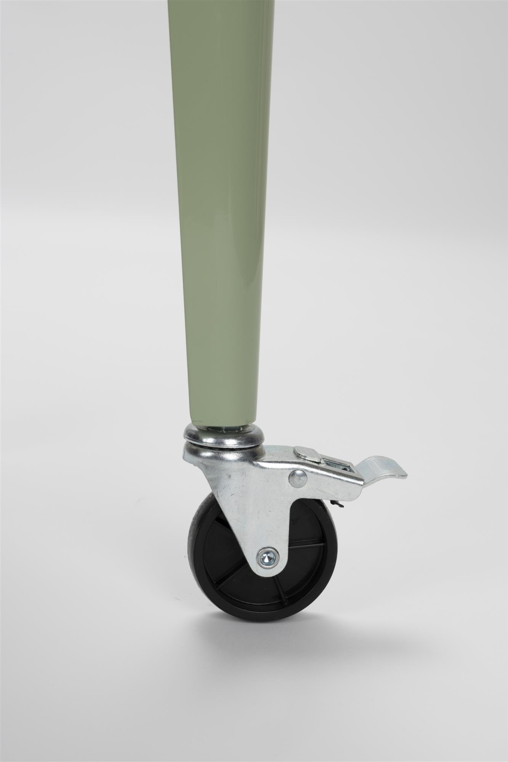 Wheeled Steel Cooler | Oroa.com